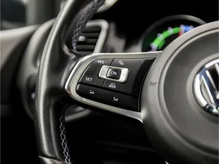 Volkswagen Golf Volkswagen Golf 1.4 TSI GTE 204Pk Automaat (SCHUIFDAK, NAVIGATIE, CLIMATE, CAMERA, GETINT GLAS, SPORTSTOELEN, LED KOPLAMPEN, CRUISE, NIEUWE APK, NIEUWSTAAT) - afbeelding nr 20