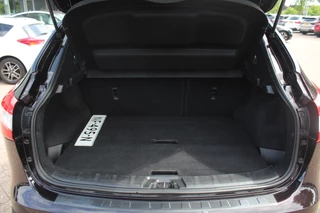 Nissan QASHQAI Nissan QASHQAI 1.2 N-Connecta / Trekhaak / Panoramadak / 360Camera / 18'' / Keyless / Navigatie / Getint glas / DAB / Cruise Control - afbeelding nr 16
