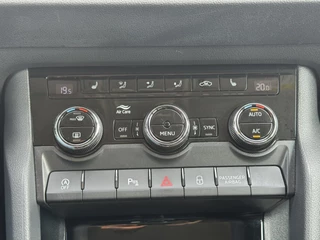 Škoda Karoq Skoda KAROQ 1.0 TSI Style Camera Clima Cruise Trekhaak Inductie laden Navigatie Keyless - afbeelding nr 36