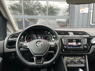 Volkswagen Touran Volkswagen Touran 1.4 TSI AUT. R-Line PANORAMADAK|ADAPTIEF CRUISE CONTROL|SFEERVERLICHTING|STOELVERWARMING|ELEKTRISCHE KOFFERKLEP|SFEERVERLICHTING|1E EIGENAAR - afbeelding nr 14