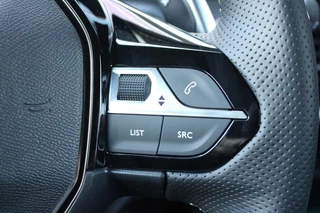Peugeot 2008 Peugeot 2008 1.2 130PK AUTOMAAT GT PACK | ELEKTRISCH BEDIENBARE BESTUURDERSSTOEL | NAVIGATIE | FULL LED KOPLAMPEN | DRAADLOZE APPLE CARPLAY/ANDROID AUTO | ADAPTIVE CRUISE CONTROL | CAMERA VOOR + ACHTER | CLIMATE CONTROL | LICHTMETALEN VELGEN 17