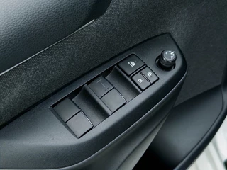 Toyota Yaris Toyota Yaris 1.5 Hybrid Dynamic | Trekhaak | Camera | Stoelverwarming - afbeelding nr 22
