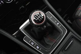 Volkswagen Golf Volkswagen Golf 2.0 TSI GTI | Stoelverwarming | Adaptive cruise |  Full LED | Carplay | Navigatie | 19'' | Sportstoelen | PDC | Bluetooth - afbeelding nr 20