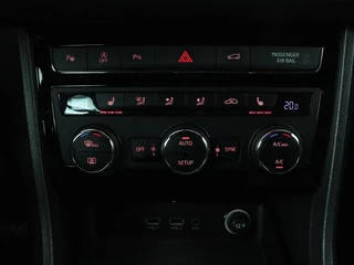 SEAT Ateca SEAT Ateca 1.4 EcoTSI Xcellence | Panoramadak | Camera |  Adaptive cruise | Trekhaak | Carplay | Stoelverwarming | Sfeerverlichting - afbeelding nr 29