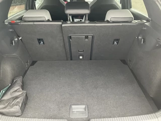 Volkswagen Golf Volkswagen Golf 1.5 eTSI R-Line Business+ Automaat Adap.Cruise Stoel/Stuurverw Led Sfeerverlichting! - afbeelding nr 20