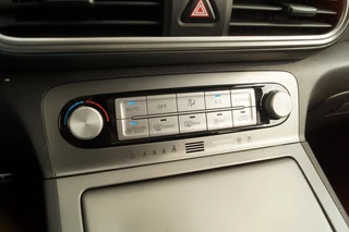 Hyundai Kona Hyundai Kona EV Premium 64kWh -LEER-ECC-NAVI-CAM-PDC- - afbeelding nr 17