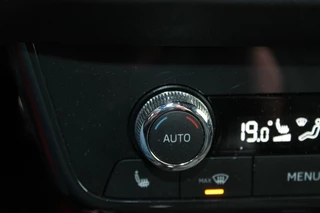 Škoda Fabia Škoda Fabia 1.0 TSI MONTE CARLO CLIMA CAMARA TREKHAAK - afbeelding nr 31