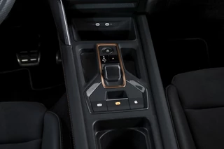 CUPRA Formentor | Dig. Cockpit | Adapt. Cruise | Stoel-+Stuurverw. | Elek. stoel met geheugen | PDC | Camera | NAV + App. Connect | ECC | LM 19