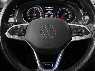 Volkswagen Passat Volkswagen Passat 1.4 TSI PHEV GTE | Stoelverwarming | Camera |  Adaptive cruise | Matrix LED | Massage | Carplay | Navigatie | Side Assist - afbeelding nr 12