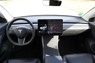 Tesla Model 3 Tesla Model 3 Long Range AWD 75 kWh black&white chrome delete uitstraling! autopilot dual motor stoelverwarming v+a panodak - afbeelding nr 5