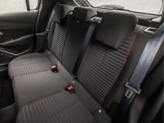 Peugeot 208 (APPLE CARPLAY, GROOT NAVI, PARKEERSENSOREN, SPORTSTOELEN, LANE ASSIST, CRUISE, NIEUWE APK, NIEUWSTAAT) - afbeelding nr 14