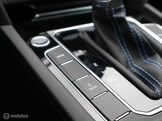 Volkswagen Passat Volkswagen Passat 1.4 TSI GTE Highline Pano Alcantara Virtual - afbeelding nr 29