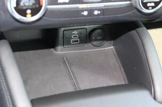 Ford Kuga Ford Kuga 2.5 FHEV Titanium | Navigatie | Camera | Cruise Control | Lichtmetalen velgen - afbeelding nr 22