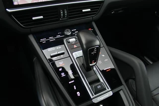 Porsche Cayenne Porsche Cayenne 3.0 BTW | Pano | 22 inch | Bose | Camera | Softclose - afbeelding nr 21