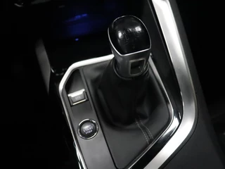 Peugeot 3008 Peugeot 3008 1.2 PureTech Blue Lease Premium [TREKHAAK AFNEEMBAAR, APPLE CARPLAY, ANDROID, HALF LEDER, CAMERA, PDC V+A, CRUISE, NIEUWSTAAT] - afbeelding nr 17