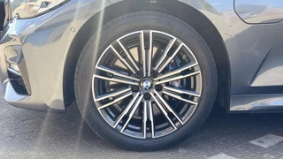 BMW 3 Serie BMW 3-serie Touring 330e M-Sport High Executive | Pano | H/K | Trekhaak - afbeelding nr 32