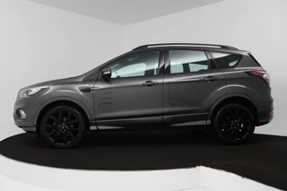 Ford Kuga Ford Kuga 1.5 EcoBoost ST Line (PARKEERSENSOREN, CRUISE, TREKHAAK, GOED ONDERHOUDEN) - afbeelding nr 2