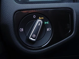 Volkswagen Golf Volkswagen Golf TSI GTE 204PK DSG / RNS / LED *NAP* - afbeelding nr 21