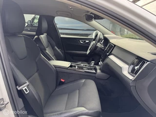 Volvo V60 Volvo V60 2.0 T6 Recharge AWD R-Design / Carplay - afbeelding nr 26