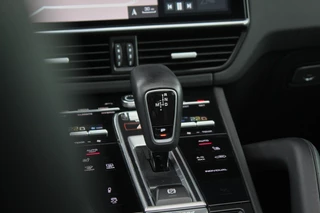 Porsche Cayenne Porsche Cayenne 3.0 E-Hybrid | Sport Chrono | Pano | HUD | Origineel NL Auto! - afbeelding nr 18