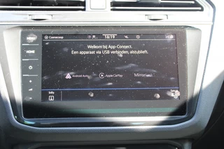 Volkswagen Tiguan Volkswagen Tiguan 1.5 TSI R-Line DSG Virtual/Navi/Leer/360view 