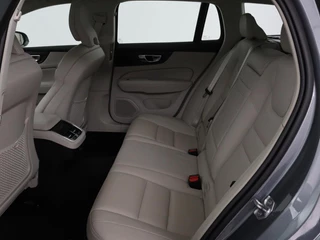 Volvo V60 Volvo V60 2.0 B4 Inscription | Panoramadak | Trekhaak |  Leder | Stoel & stuurverwarming | Head-Up | Adaptive cruise | Harman/Kardon | 360 camera | Carplay | Navigatie | Memory | Full LED | Keyless - afbeelding nr 6