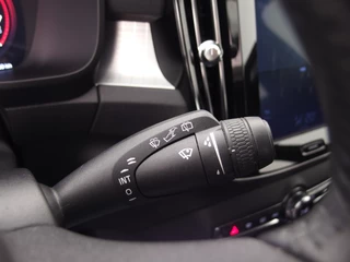 Volvo XC40 AUTOMAAT / TREKHAAK / FULL LED / STOELVERW / CARPLAY / CAMERA / NAVI / CLIMA / NL-AUTO - afbeelding nr 31