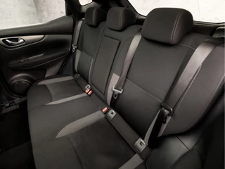 Nissan QASHQAI Nissan QASHQAI 1.2 N-Connecta Deluxe Automaat (PANORAMADAK, NAVIGATIE, 360 CAMERA, KEYLESS, SPORTSTOELEN, PARKEERSENSOREN, CRUISE, NIEUWSTAAT) - afbeelding nr 15