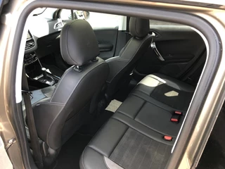 Peugeot 2008 Peugeot 2008 1.2 PURETECH ALLURE - afbeelding nr 14
