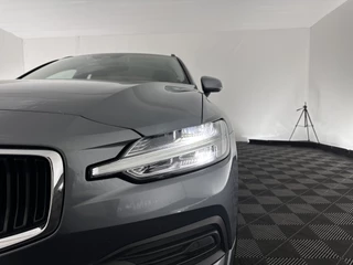 Volvo V60 Volvo V60 2.0 T4 Aut. *FULL-LED | DIGI-COCKPIT | NAVI-FULLMAP | ECC | CRUISE | COMFORT-SEATS | LANE-ASSIST | CARPLAY | 18