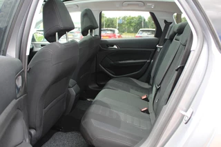 Peugeot 308 Peugeot 308 SW 1.2 PureTech Blue Lease Exe. / NIEUWSTAAT! / Panoramadak / Navigatie / Parkeerhulp V+A / 16'' / DAB / Cruise Control - afbeelding nr 11