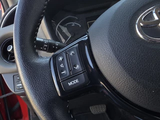 Toyota Yaris Toyota Yaris 1.5 Hybrid AUT, 1e Eigenaar! Camera! Zondag OPEN! - afbeelding nr 21