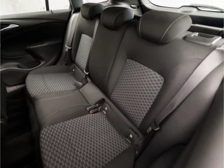 Opel Astra Opel Astra Sports Tourer 1.4 Business Sport 146Pk Automaat (APPLE CARPLAY, NAVIGATIE, CRUISE, SPORTSTOELEN, PARKEERSENSOREN, NIEUWE APK, DAB+, NIEUWSTAAT) - afbeelding nr 14