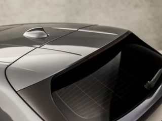 BMW 1 Serie Automaat (PANORAMADAK, M PAKKET, APPLE CARPLAY, GROOT NAVI, STOELVERWARMING, LEDEREN SPORTSTOELEN, CAMERA, GETINT GLAS, M SPORT BESTURING, SFEERVERLICHTING, NIEUWE APK, NIEUWSTAAT) - afbeelding nr 38
