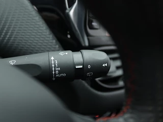 Peugeot 2008 Peugeot 2008 1.2 PureTech GT-line | Trekhaak | Navigatie | Cruise control | C - afbeelding nr 31