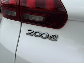 Peugeot 2008 Peugeot 2008 1.2 PureTech Blue Lion Pano,Navi,Pdc,110pk,Airco,Cruise,Lm velgen,4 Nieuwe Banden,Apk tot 07-2026 - afbeelding nr 32