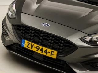 Ford Focus Automaat (APPLE CARPLAY, GROOT NAVI, STUUR/STOELVERWARMING, GETINT GLAS, SPORTSTOELEN, CAMERA, KEYLESS, LANE ASSIST, NIEUWSTAAT) - afbeelding nr 32