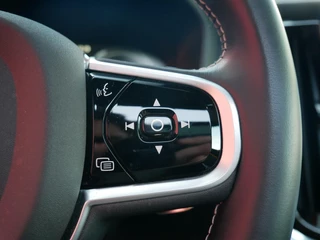 Volvo V60 Volvo V60 2.0 T8 Twin Engine AWD Polestar Engineered bowers & wilkins FULL OPTION - afbeelding nr 22