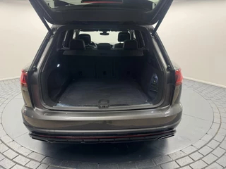 Volkswagen Touareg Volkswagen Touareg 3.0 TSi DSG R-Line 4Motion Navigatie-Pano-Elektr.Trekhaak-Achterasbesturing-Adapt.Cr.Contr-Carplay-Clima-Camera-Stoel/Stuurverwarming-Luchtvering-Headup - afbeelding nr 50