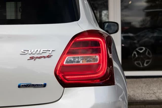 Suzuki Swift Suzuki Swift 1.4 Sport Smart Hybrid | Navigatie | Adaptive Cruise | Apple Carplay/Android Auto - afbeelding nr 32