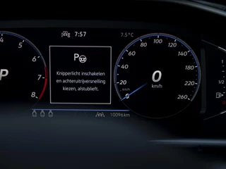 Volkswagen T-Roc Volkswagen T-Roc 1.5TSi 150pk R-Line | LED Matrix | DAB | App Connect | 18