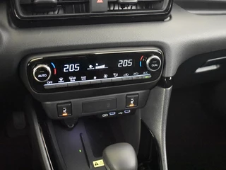 Toyota Yaris Toyota Yaris 1.5 Hybrid 130 Executive | Stuur en Stoelverwarming | PDC V+A | - afbeelding nr 25
