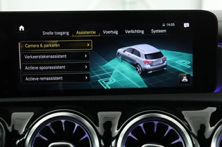 Mercedes-Benz A-Klasse Mercedes-Benz A-klasse 250e AMG Night | Carplay | Stoelverwarming |  Camera | Sfeerverlichting | Navigatie | Widescreen | Park Assist | Leder/Alcantara - afbeelding nr 22