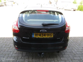 Ford Focus Ford Focus 1.6 EcoBoost Titanium | PDC, Stoelverwarming, Trekhaak - afbeelding nr 4