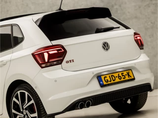 Volkswagen Polo Volkswagen Polo 2.0 TSI GTI 200Pk Automaat (SCHUIFDAK, VIRTUAL COCKPIT, APPLE CARPLAY, GROOT NAVI, CAMERA, BEATS AUDIO, MODE KNOP, STOELVERWARMING, CRUISE, NIEUWSTAAT) - afbeelding nr 18
