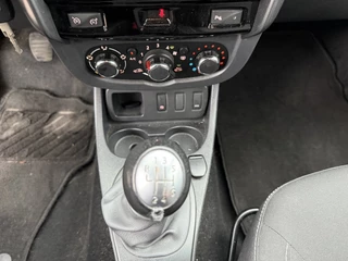 Dacia Duster Dacia Duster 1.2 TCe 4x2 Blacksh. - afbeelding nr 13
