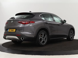 Alfa Romeo Stelvio Alfa Romeo Stelvio 2.0 T Q4 Super | Camera | Sportstoelen | Xenon |  Navigatie | Elektrische achterklep | Cruise control - afbeelding nr 31