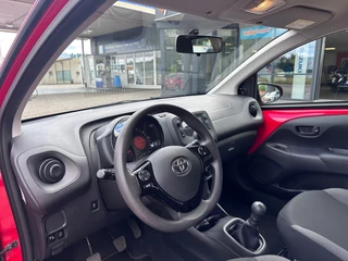 Toyota Aygo Toyota Aygo 1.0 VVT-I 5-drs x-fun '' Airco - Elektrische ramen - CPV '' - afbeelding nr 12
