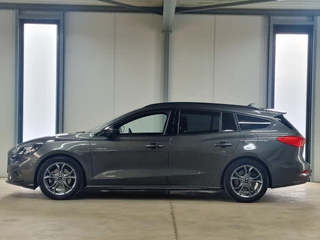 Ford Focus Ford Focus Wagon 1.5 EcoBoost 150 pk ST Line Automaat | Winter pck | Camera | Trekhaak | - afbeelding nr 2