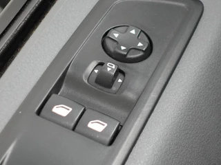 Peugeot Expert Peugeot Expert 180pk Automaat L3H1 Long Premium Navigatie Apple Carplay Trekhaak Imperiaal Airco Cruise control - afbeelding nr 23
